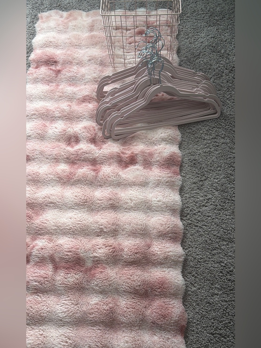 Pink bedroom decor items